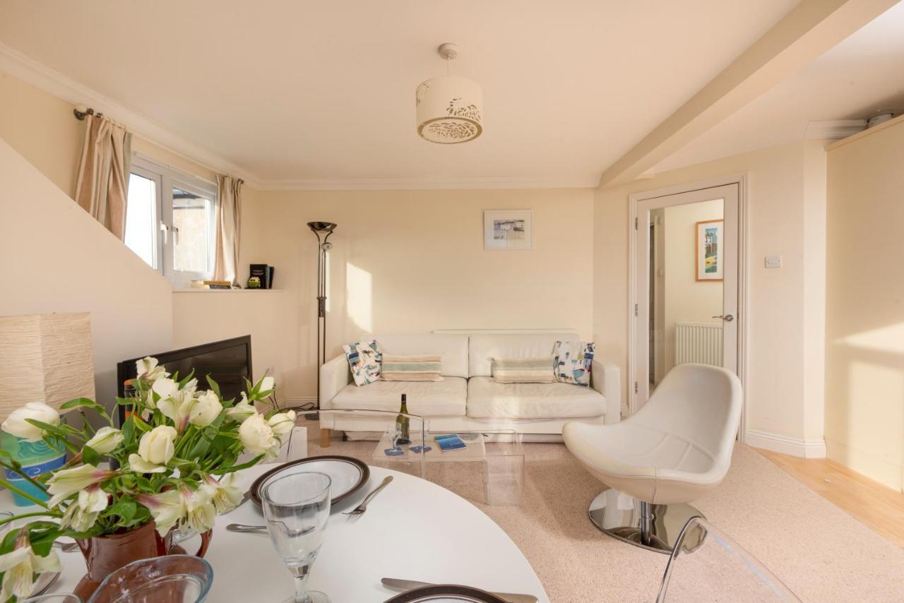 Waves Apartment, St Ives Luaran gambar