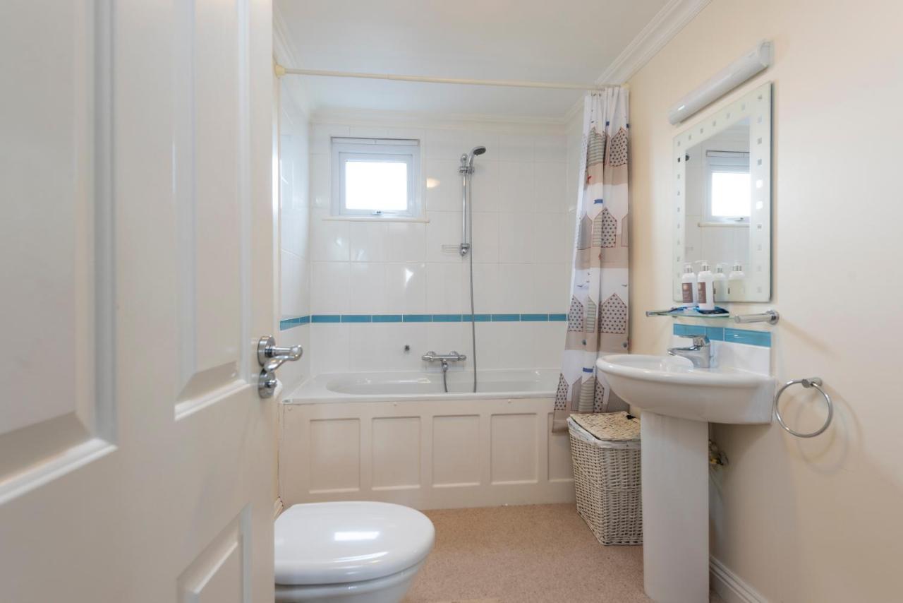 Waves Apartment, St Ives Luaran gambar
